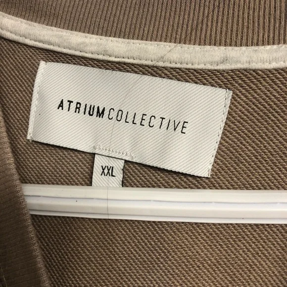 Atrium Collective Crew Neck - Picture 3 of 3